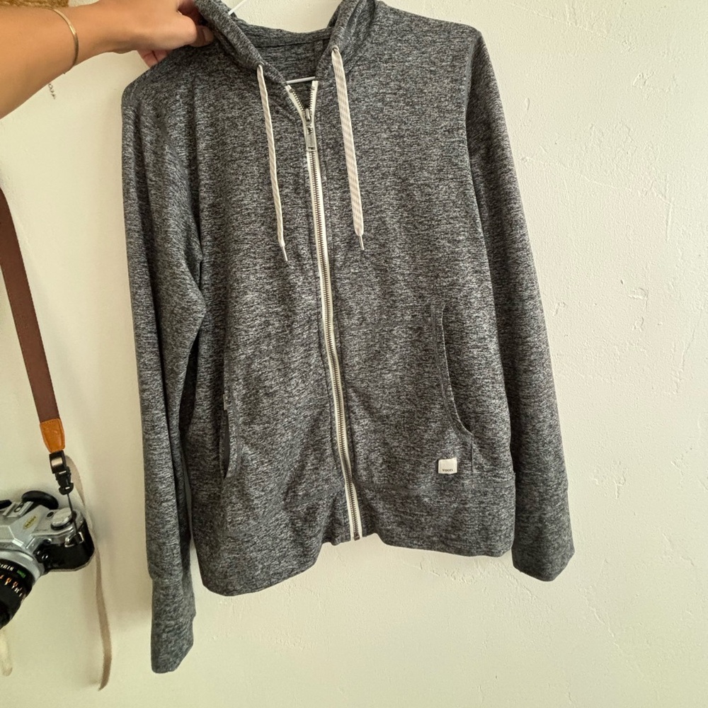 Vuori halo hoodie